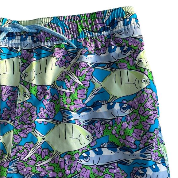 VINEYARD VINES Boys Chappy Swim Trunks Large NWOT - Picture 3 of 7